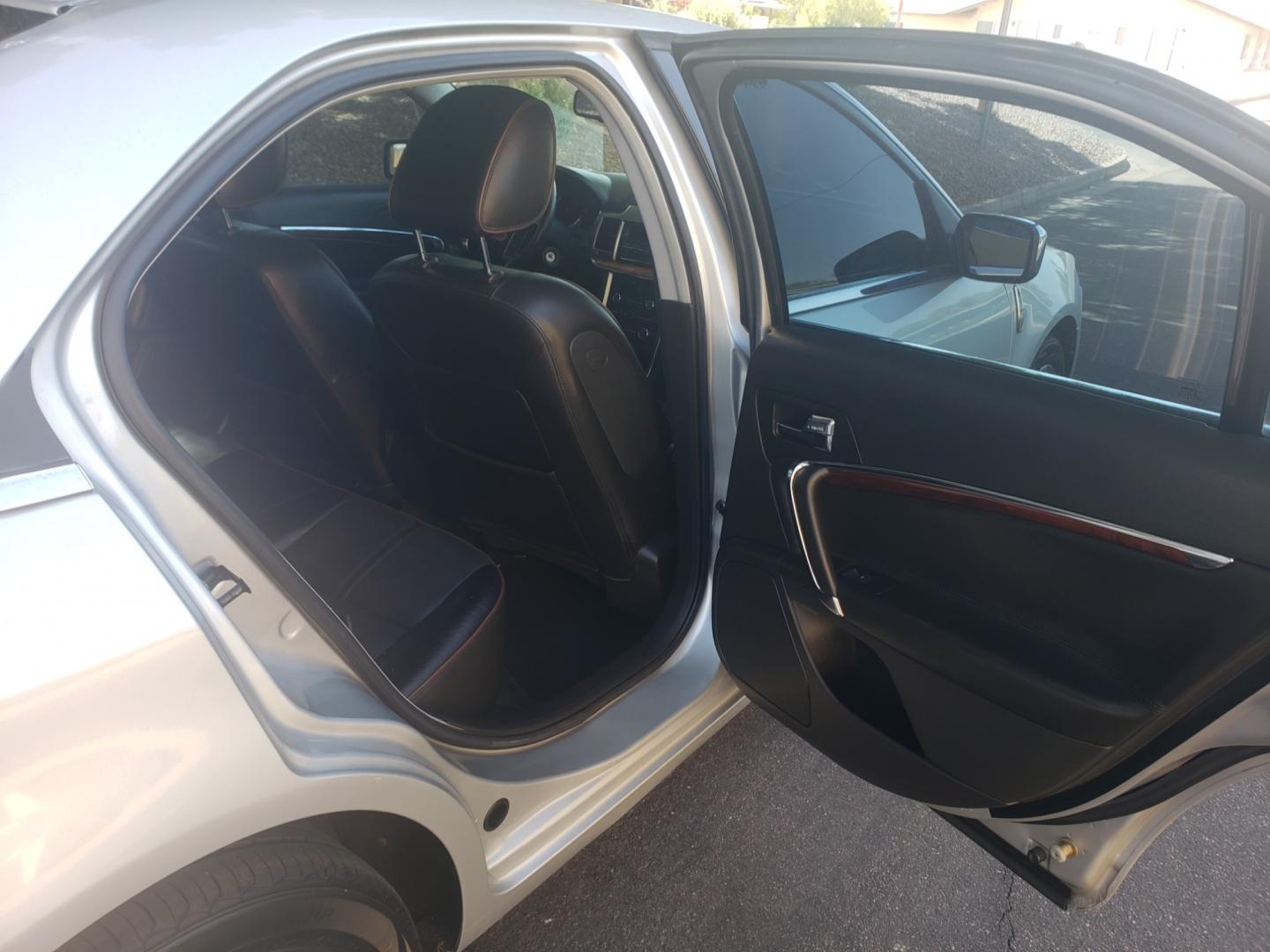 2010 /gray and black Lincoln MKZ base (3LNHL2GCXAR) with an 3.5L V6 DOHC 24V engine, 6-Speed Automatic transmission, located at 323 E Dunlap Ave., Phoenix, AZ, 85020, (602) 331-9000, 33.567677, -112.069000 - Photo#14